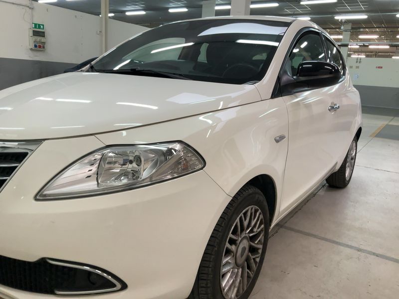 Lancia Ypsilon 1.2 Gold — zdjęcie 2