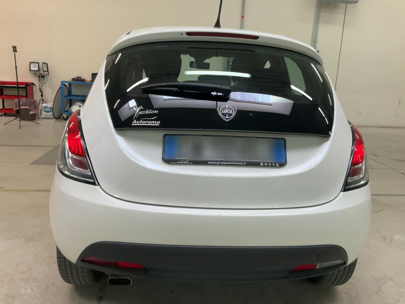 Lancia Ypsilon 1.2 Gold — zdjęcie 5