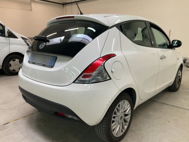 Lancia Ypsilon 1.2 Gold — zdjęcie 6