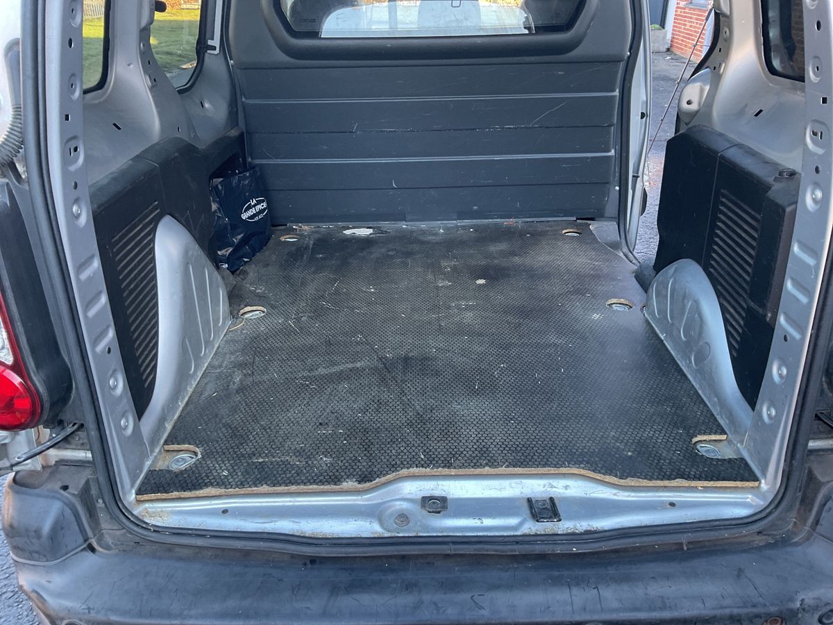 Citroen Berlingo 2014 — photo 34