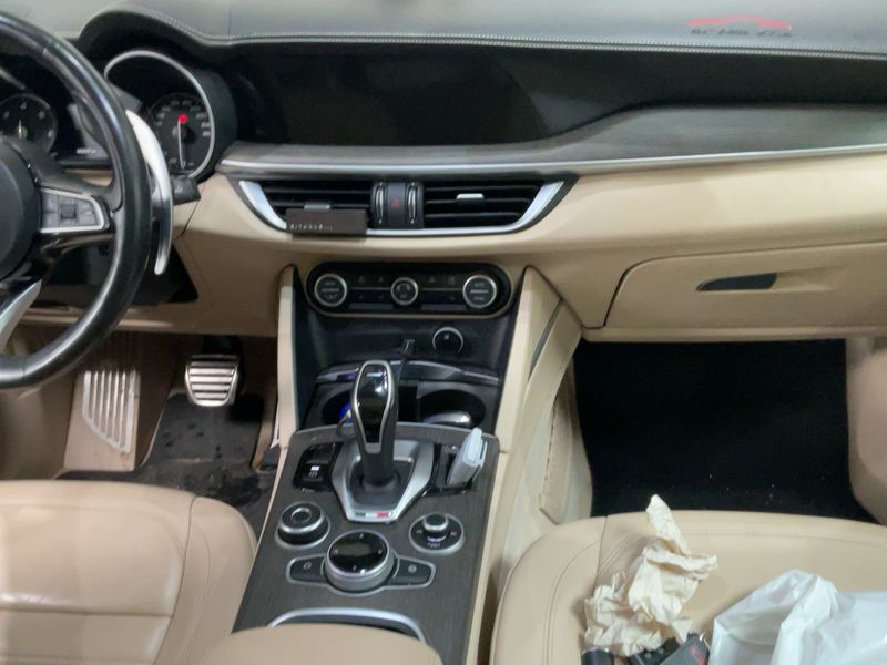 Alfa Romeo Stelvio 2.2 JTDM 6C Villa d'Este Q4 — zdjęcie 12