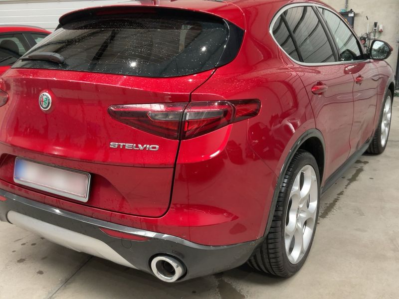 Alfa Romeo Stelvio 2.2 JTDM 6C Villa d'Este Q4 — zdjęcie 6