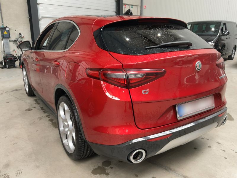 Alfa Romeo Stelvio 2.2 JTDM 6C Villa d'Este Q4 — zdjęcie 3
