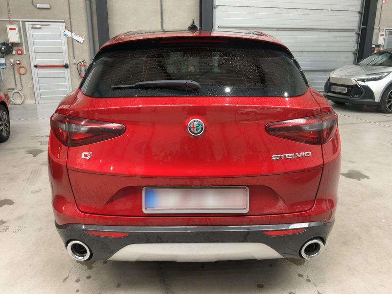 Alfa Romeo Stelvio 2.2 JTDM 6C Villa d'Este Q4 — zdjęcie 5