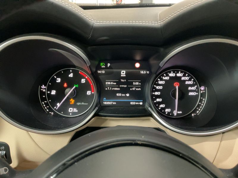 Alfa Romeo Stelvio 2.2 JTDM 6C Villa d'Este Q4 — zdjęcie 13