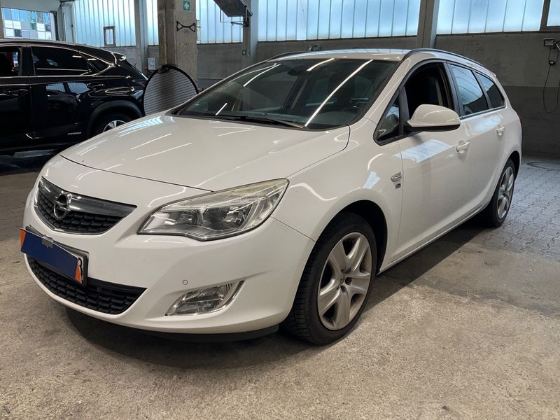 Opel Astra 1.4 Turbo 150 Jahre Opel — zdjęcie 1