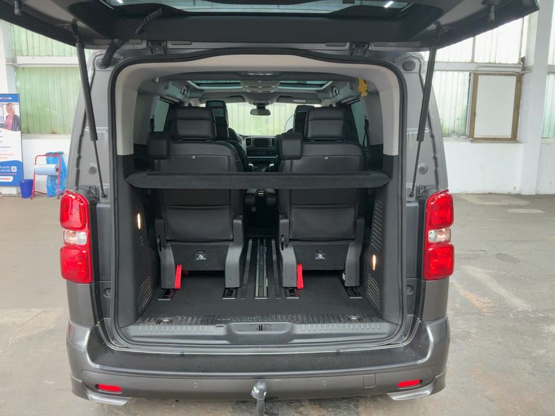 Opel Zafira Life 2.0 CDTI M Tourer L2 — zdjęcie 10