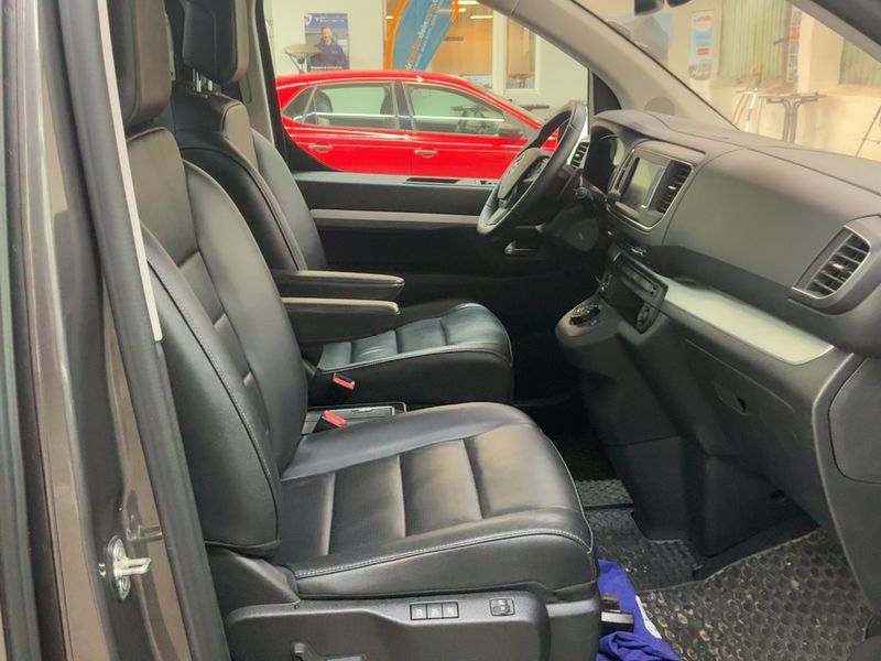 Opel Zafira Life 2.0 CDTI M Tourer L2 — zdjęcie 11
