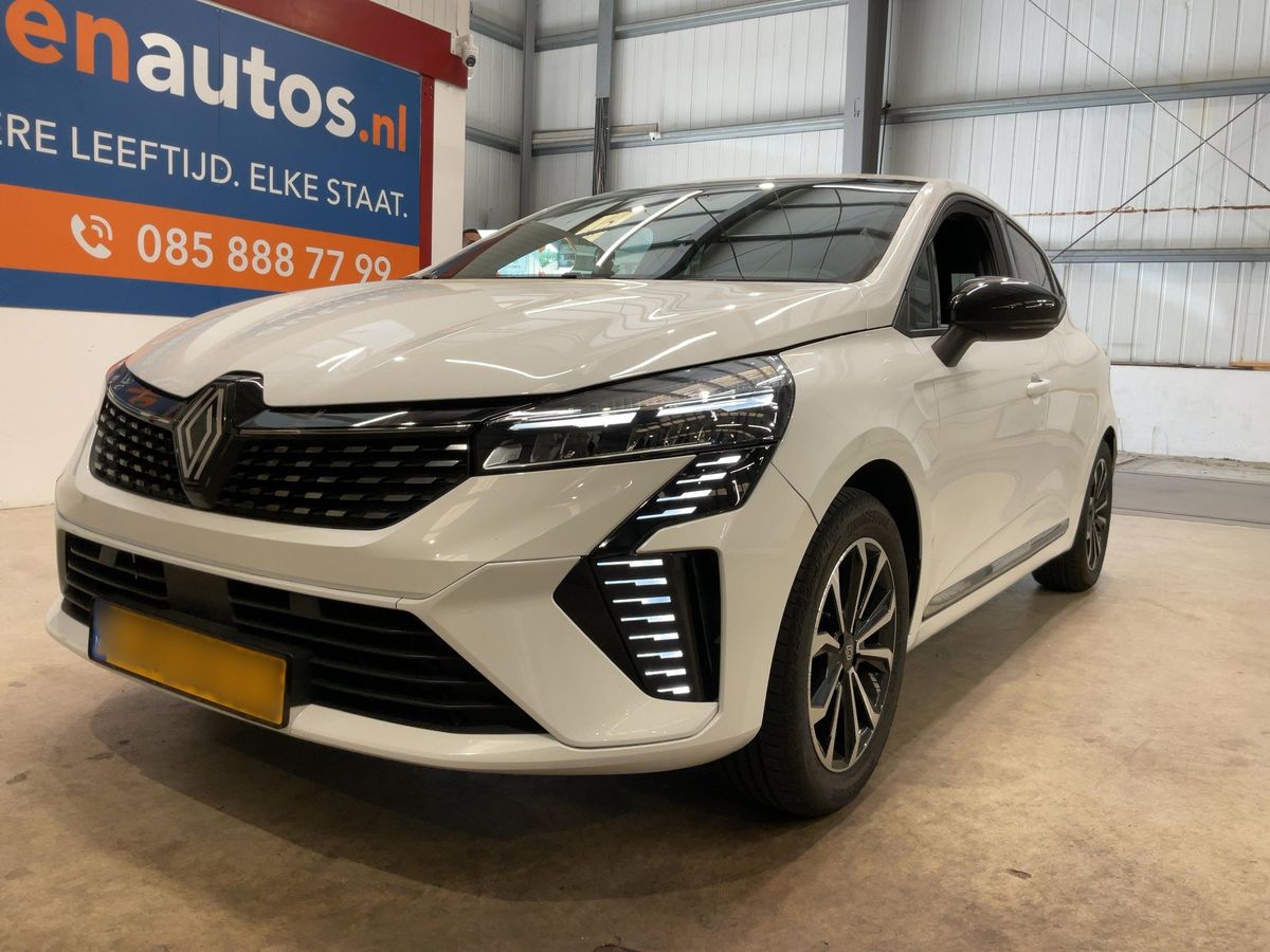 Renault Clio 2024 — photo 1