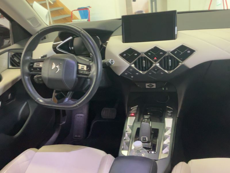 DS Automobiles DS3 Crossback 1.2 PureTech So Chic — zdjęcie 12