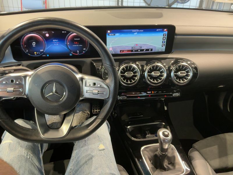 Mercedes-Benz A-Klasse A 180 Edition 2020 AMG Line 2020 – снимка 19