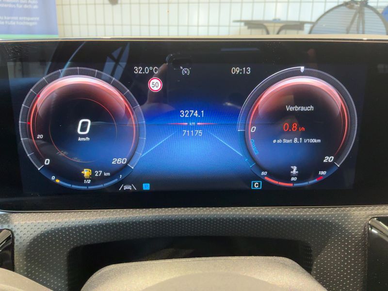 Mercedes-Benz A-Klasse A 180 Edition 2020 AMG Line 2020 – снимка 20