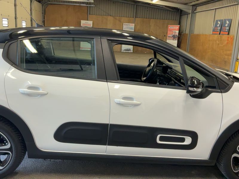 Citroen C3 1.2 PureTech Shine Pack — zdjęcie 7