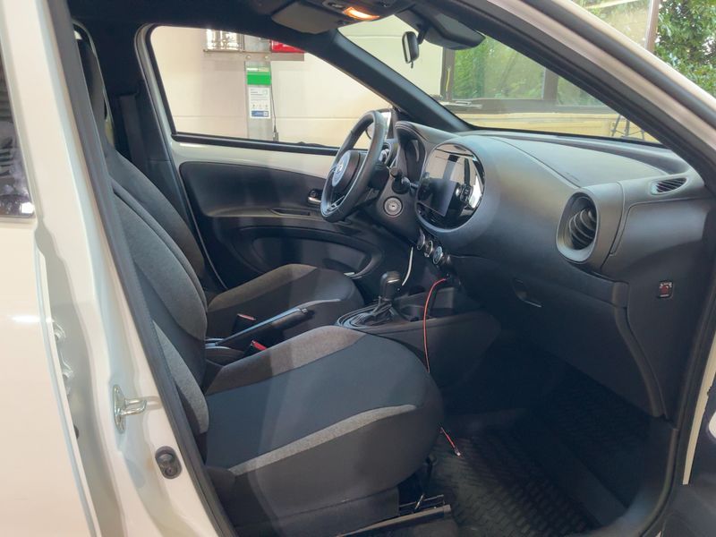 Toyota Aygo X 1.0 VVT-i Business Edition — zdjęcie 11
