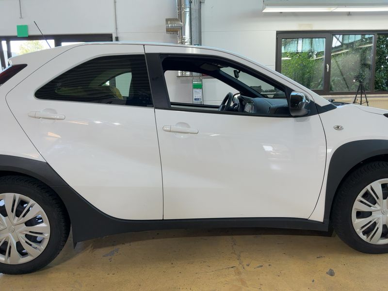 Toyota Aygo X 1.0 VVT-i Business Edition — zdjęcie 7