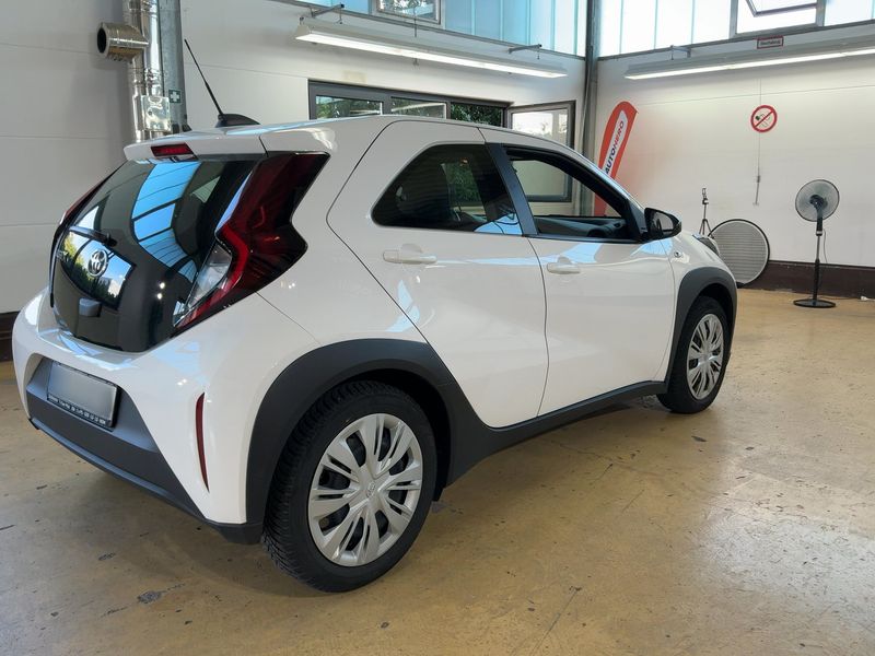 Toyota Aygo X 1.0 VVT-i Business Edition — zdjęcie 6