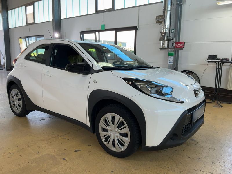 Toyota Aygo X 1.0 VVT-i Business Edition — zdjęcie 8