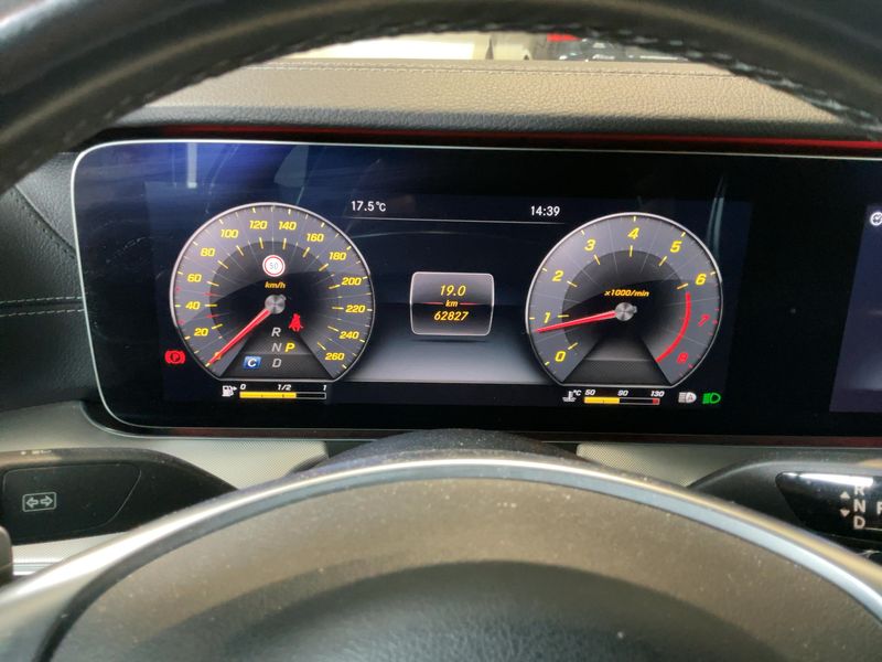 Mercedes-Benz E-Klasse E 200 AMG Line — zdjęcie 13