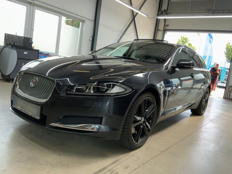 Jaguar XF 3.0 D V6 S — zdjęcie 2