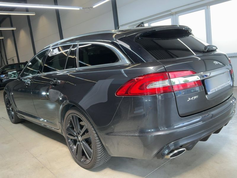 Jaguar XF 3.0 D V6 S — zdjęcie 3