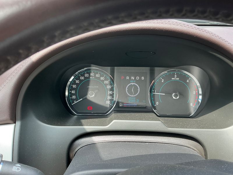 Jaguar XF 3.0 D V6 S — zdjęcie 13