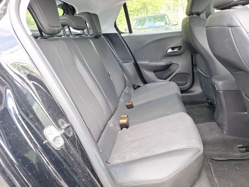 Opel Corsa 1.2 Turbo Elegance — zdjęcie 13