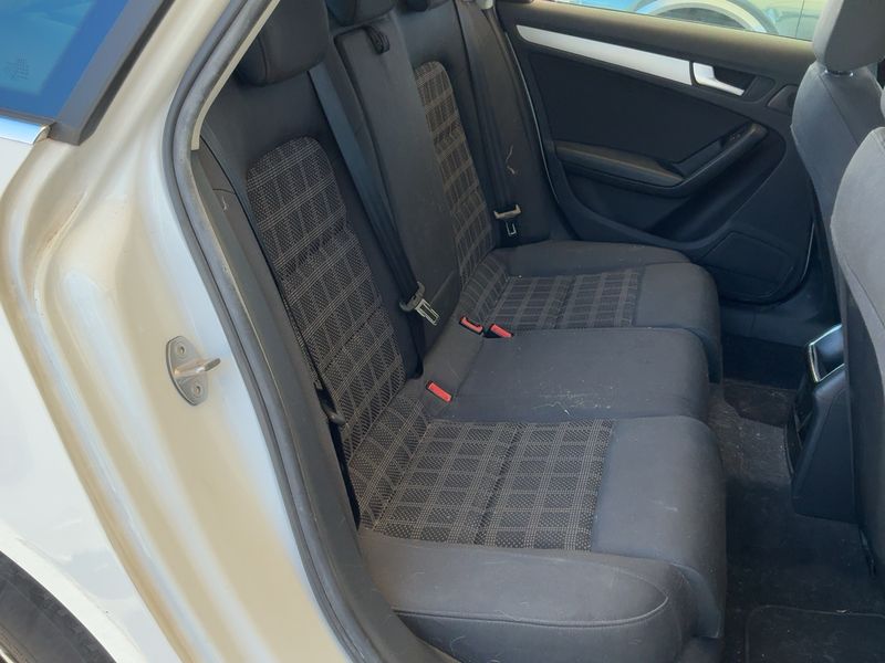 Audi A4 2.0 TDI 2009 – снимка 19