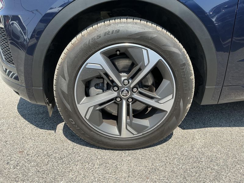Jaguar E-Pace P300e Plug-in Hybrid R-Dynamic SE AWD 2024 – снимка 3
