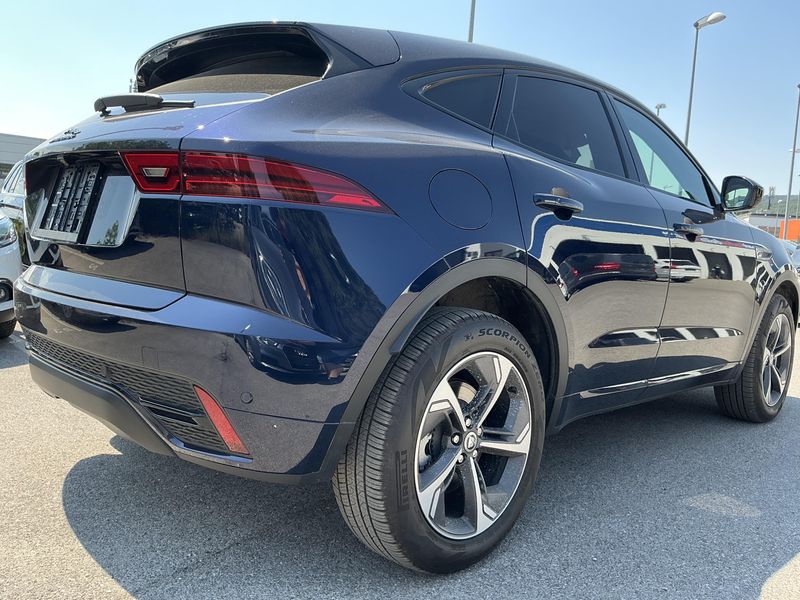 Jaguar E-Pace P300e Plug-in Hybrid R-Dynamic SE AWD — zdjęcie 6