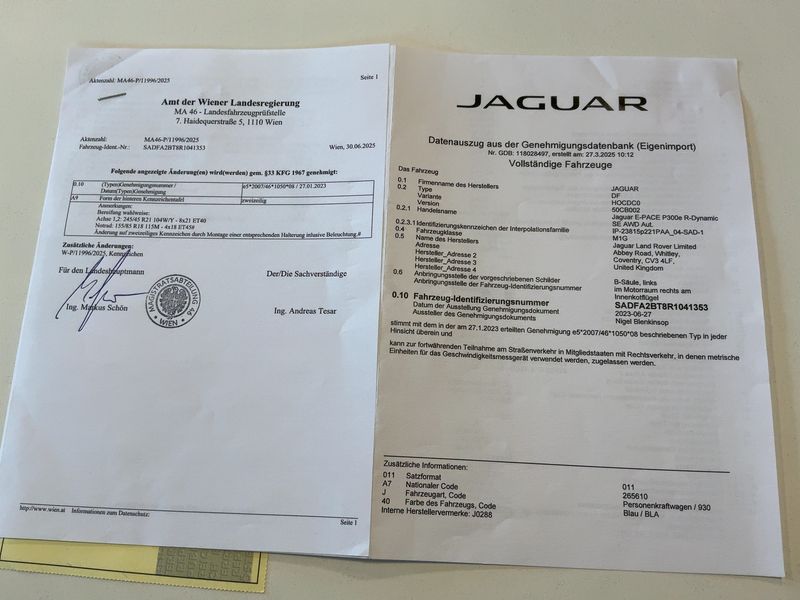 Jaguar E-Pace P300e Plug-in Hybrid R-Dynamic SE AWD — zdjęcie 16