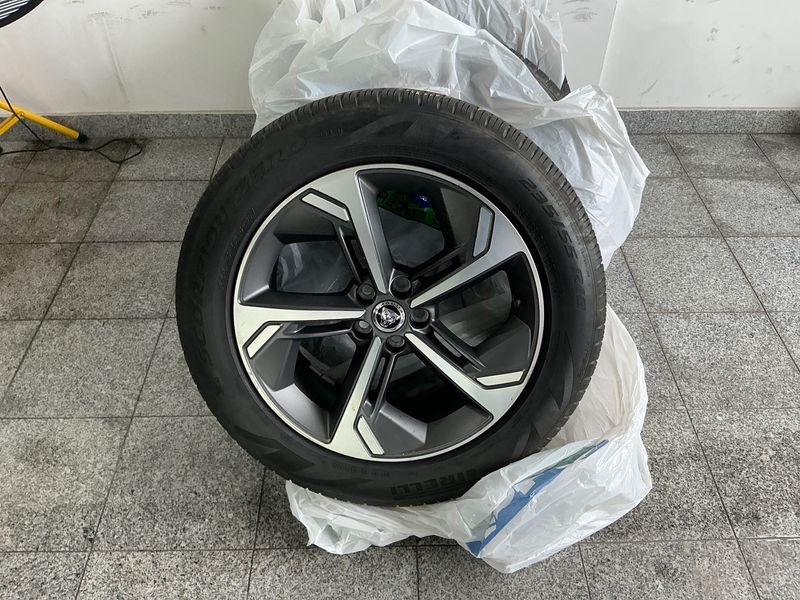 Jaguar E-Pace P300e Plug-in Hybrid R-Dynamic SE AWD 2024 – снимка 15