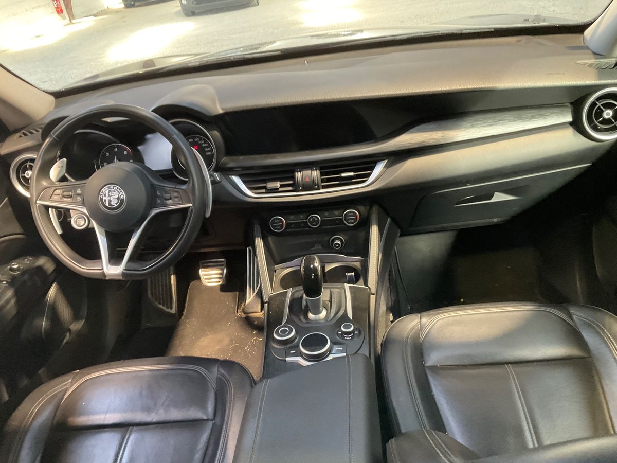 Alfa Romeo 2018 — photo 18