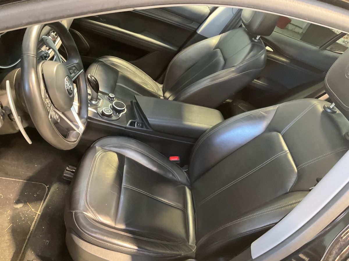 Alfa Romeo 2018 — photo 25