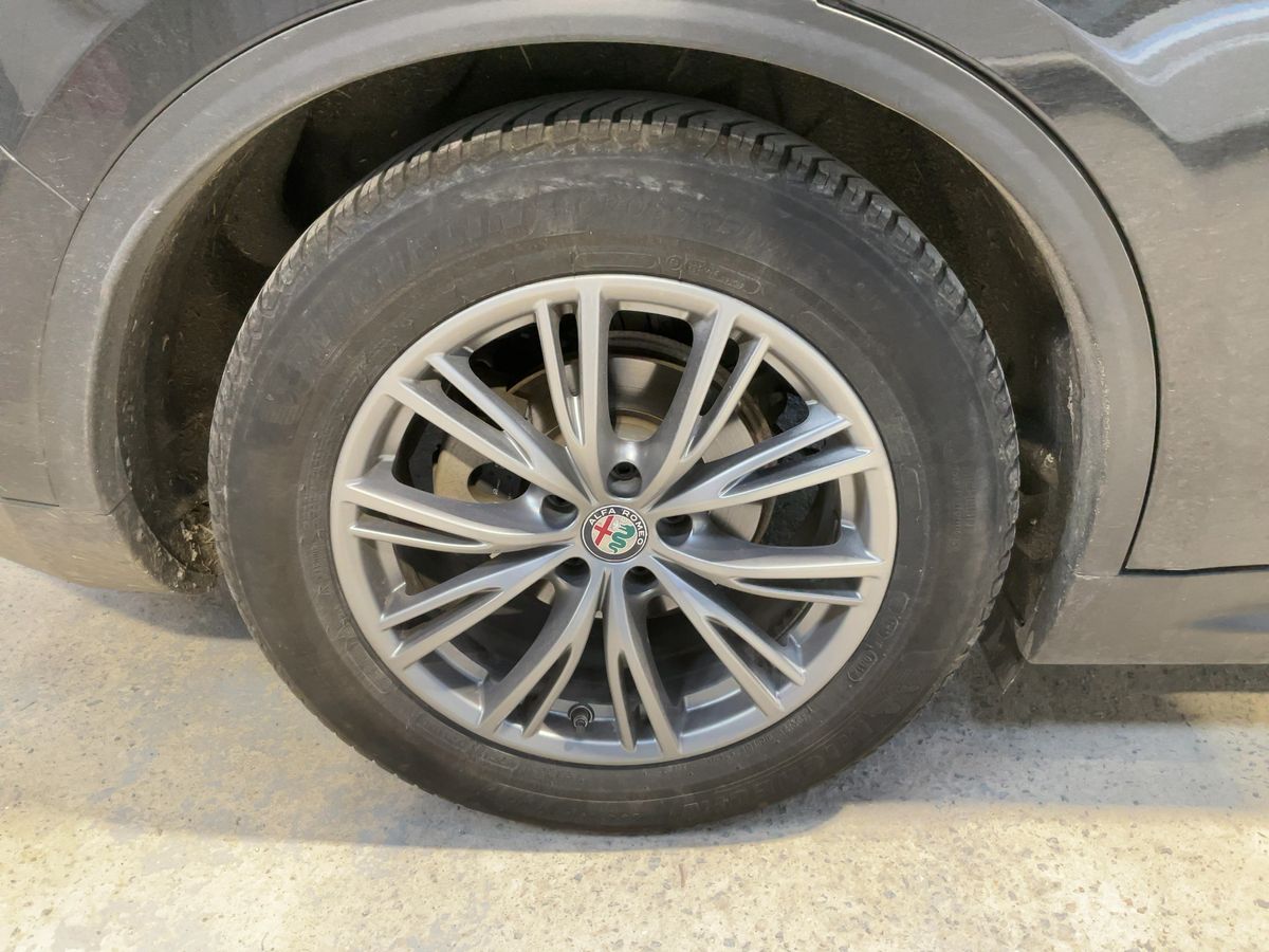 Alfa Romeo 2018 — photo 10