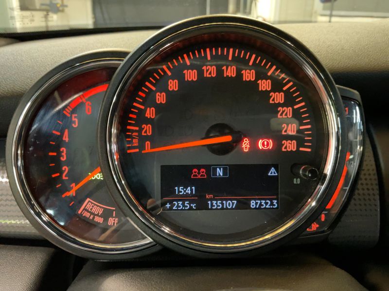 MINI Cabrio Cooper D — zdjęcie 13