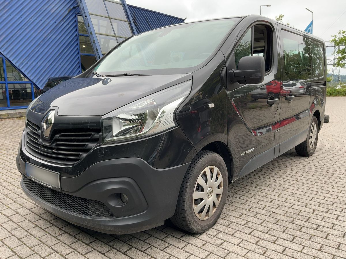 Renault Trafic 2016 — photo 1
