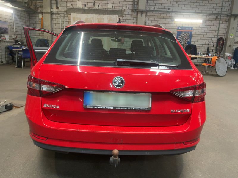 Skoda Superb 2.0 TDI Ambition 2016 – снимка 15