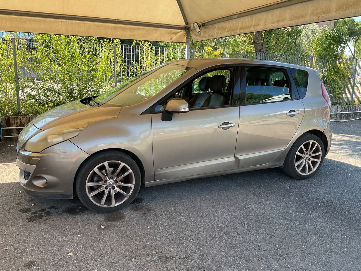 Renault Scenic 2.0 dCi Luxe