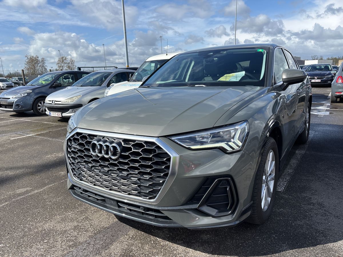 Audi Q3 2021 — photo 1