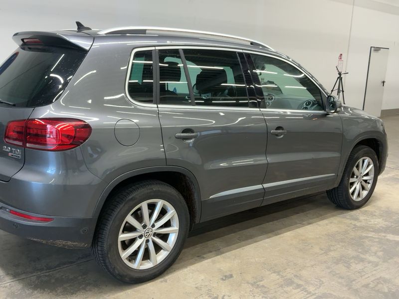 Volkswagen Tiguan 2.0 TDI Lounge Sport & Style 4Motion BlueMotion Tech 2015 – снимка 8