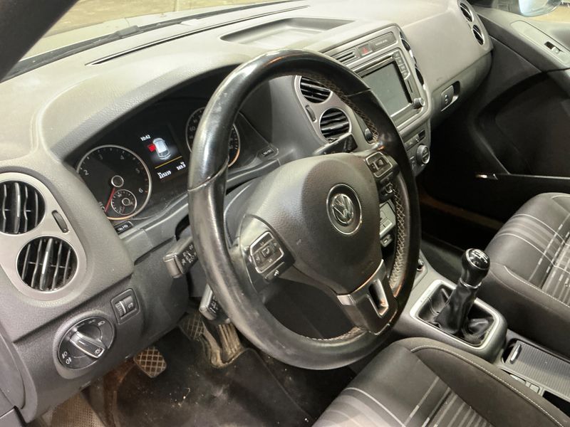 Volkswagen Tiguan 2.0 TDI Lounge Sport & Style 4Motion BlueMotion Tech 2015 – снимка 32