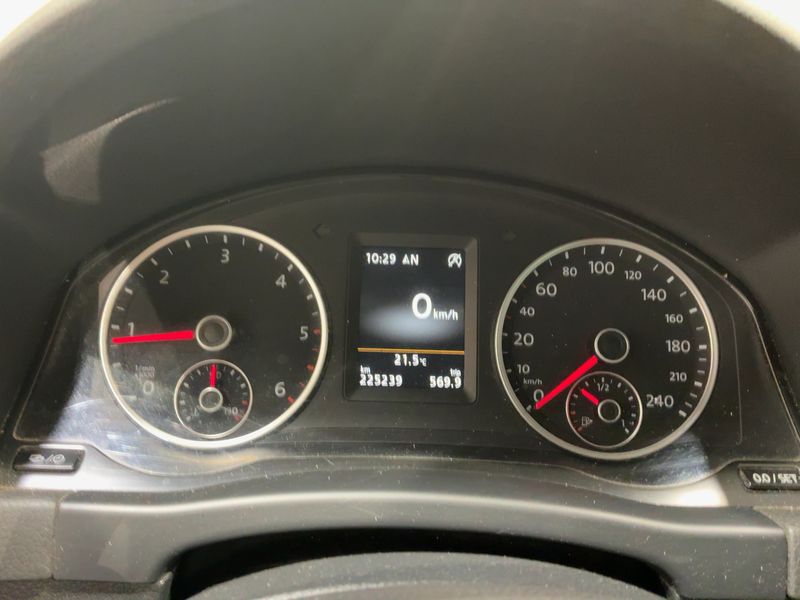 Volkswagen Tiguan 2.0 TDI Lounge Sport & Style 4Motion BlueMotion Tech 2015 – снимка 19