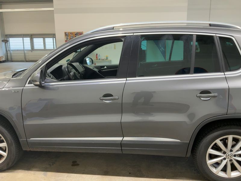 Volkswagen Tiguan 2.0 TDI Lounge Sport & Style 4Motion BlueMotion Tech 2015 – снимка 4
