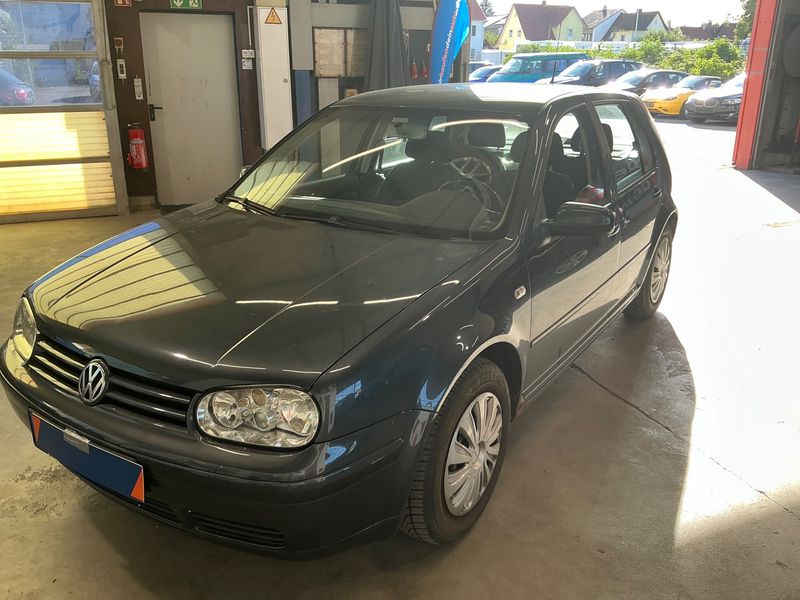 Volkswagen Golf IV 1.6 2003 – снимка 1