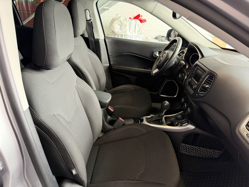 Jeep Compass 2.0 M-Jet Longitude 4WD — zdjęcie 20