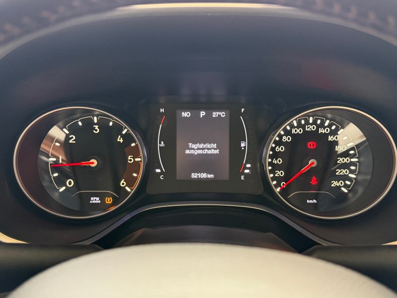 Jeep Compass 2.0 M-Jet Longitude 4WD — zdjęcie 12