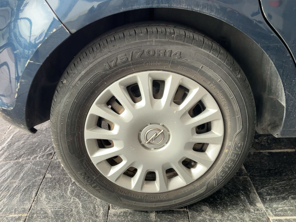 Opel Corsa 2014 — photo 10