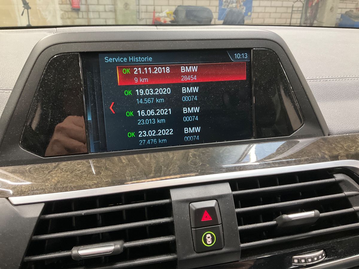 BMW X3 2018 — photo 28