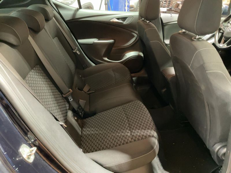 Opel Astra 1.6 CDTI Business Edition Start/Stop — zdjęcie 14