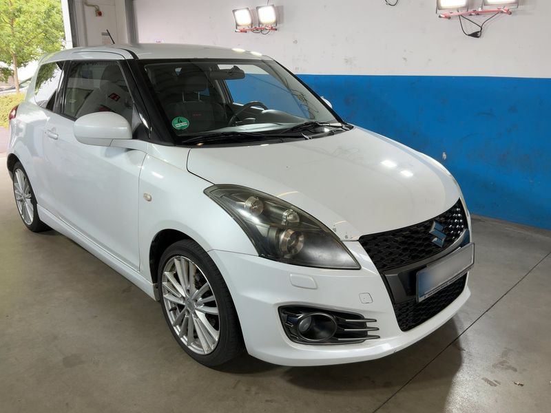 Suzuki Swift 1.6 Sport — zdjęcie 8